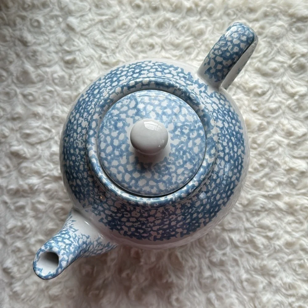 RARE FIND~VINTAGE~KITCHEN HEART DESIGN~TEAPOT~FOLK CRAFT~FARMHOUSE TEAPOT~G11